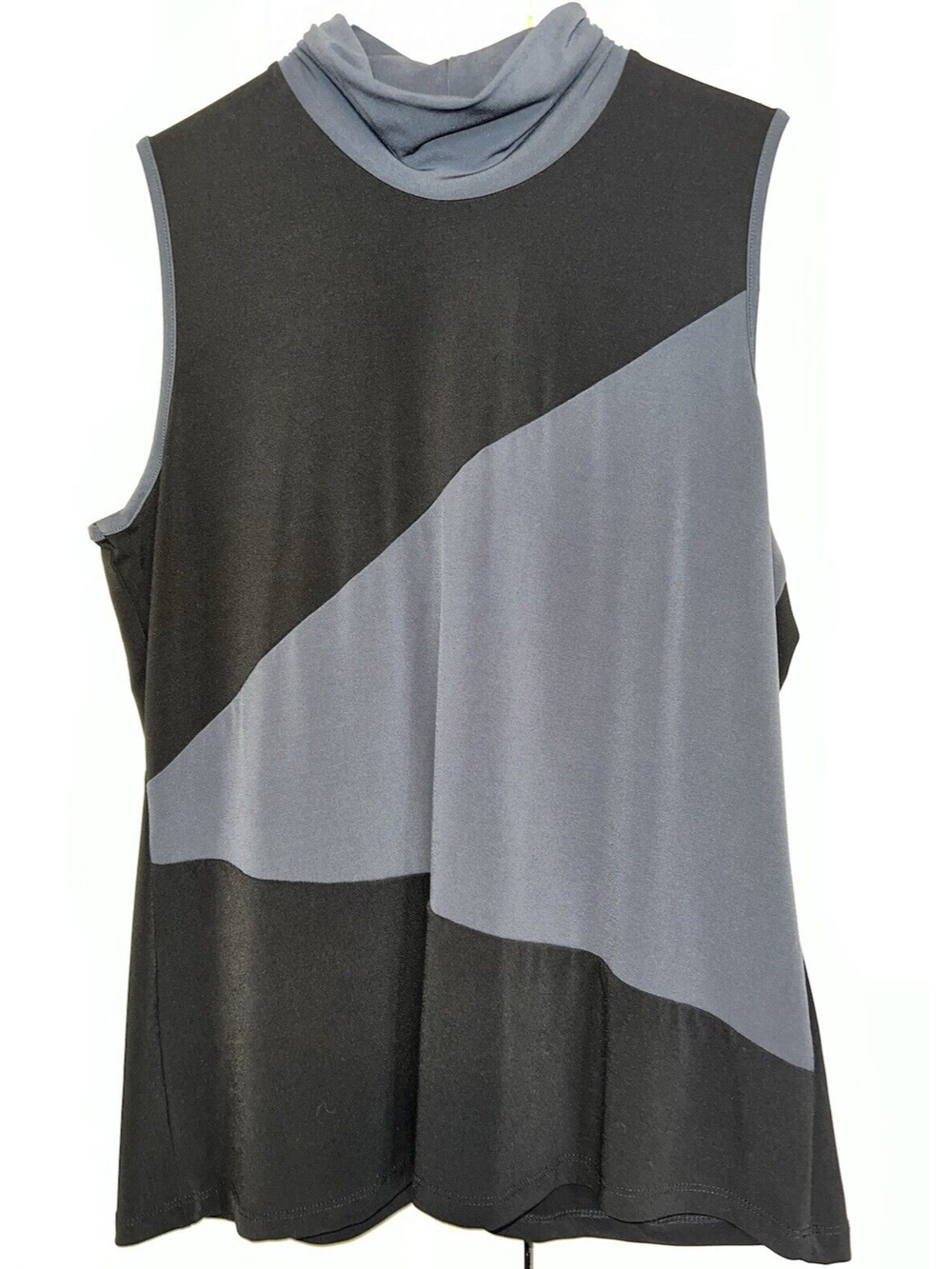 Lane Bryant 14/16 Sleeveless Black/Gray Color Blocked Ruched Mock Neck